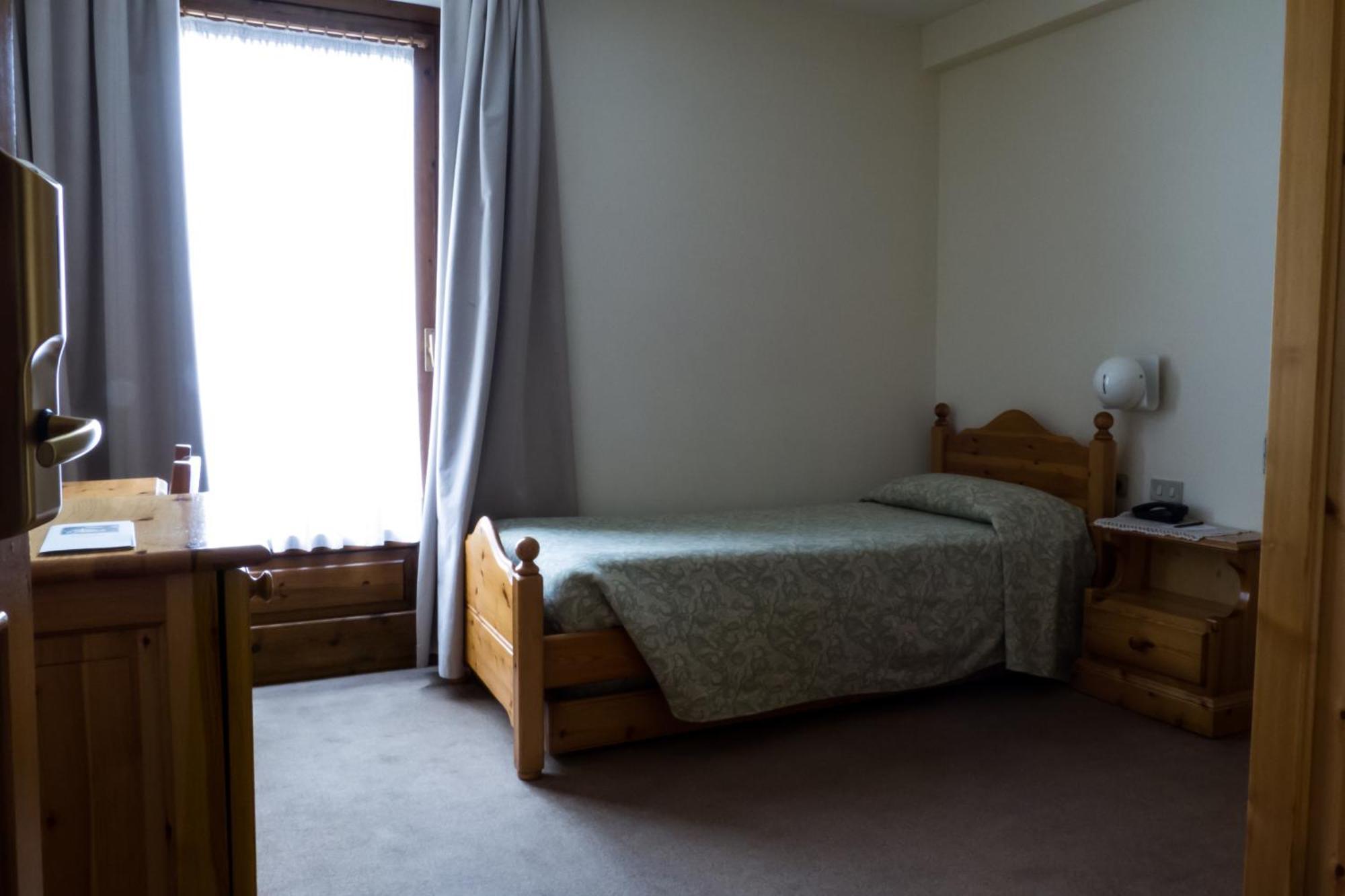 Hotel Valdotain Вилньов Екстериор снимка