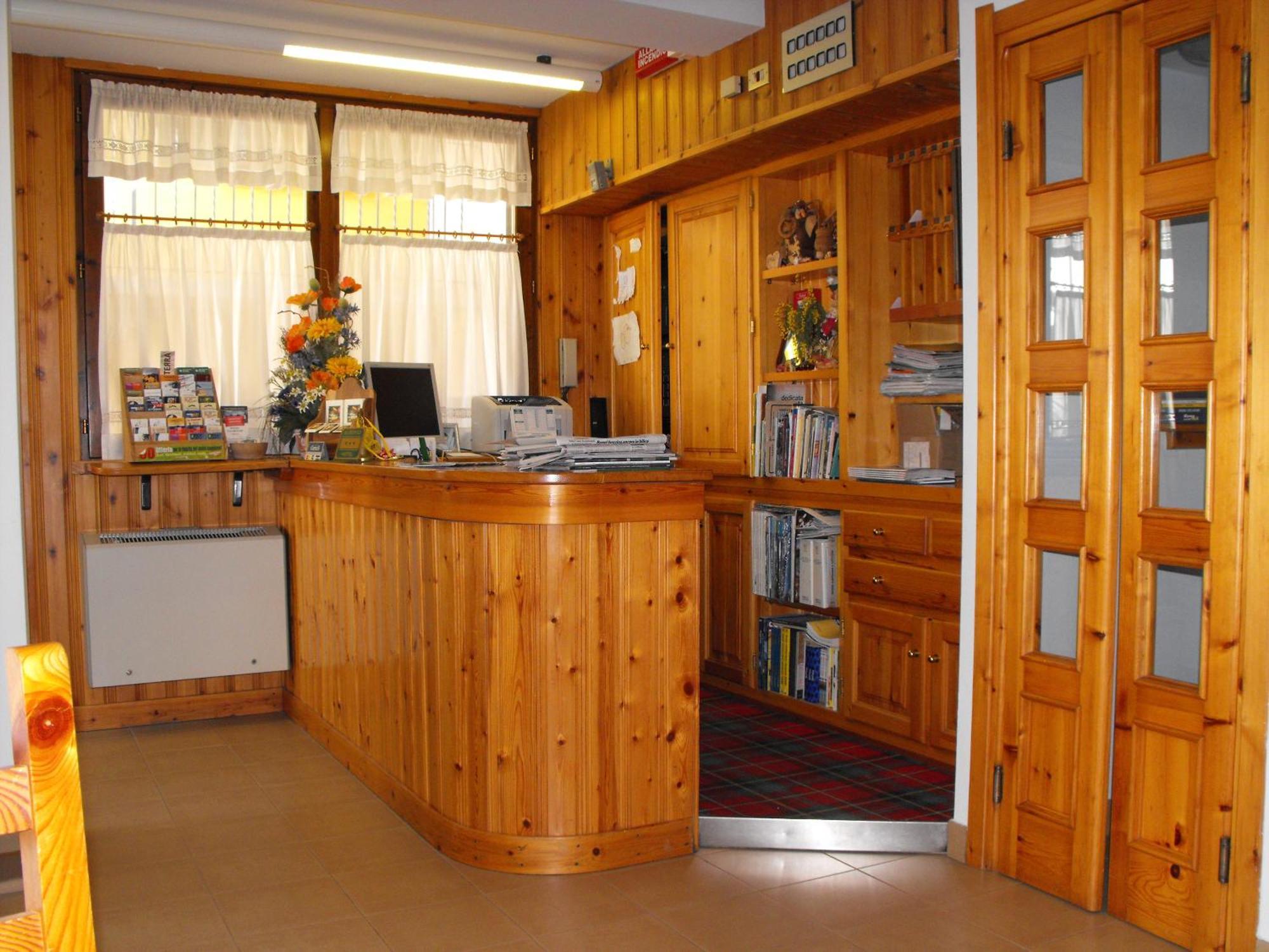 Hotel Valdotain Вилньов Екстериор снимка