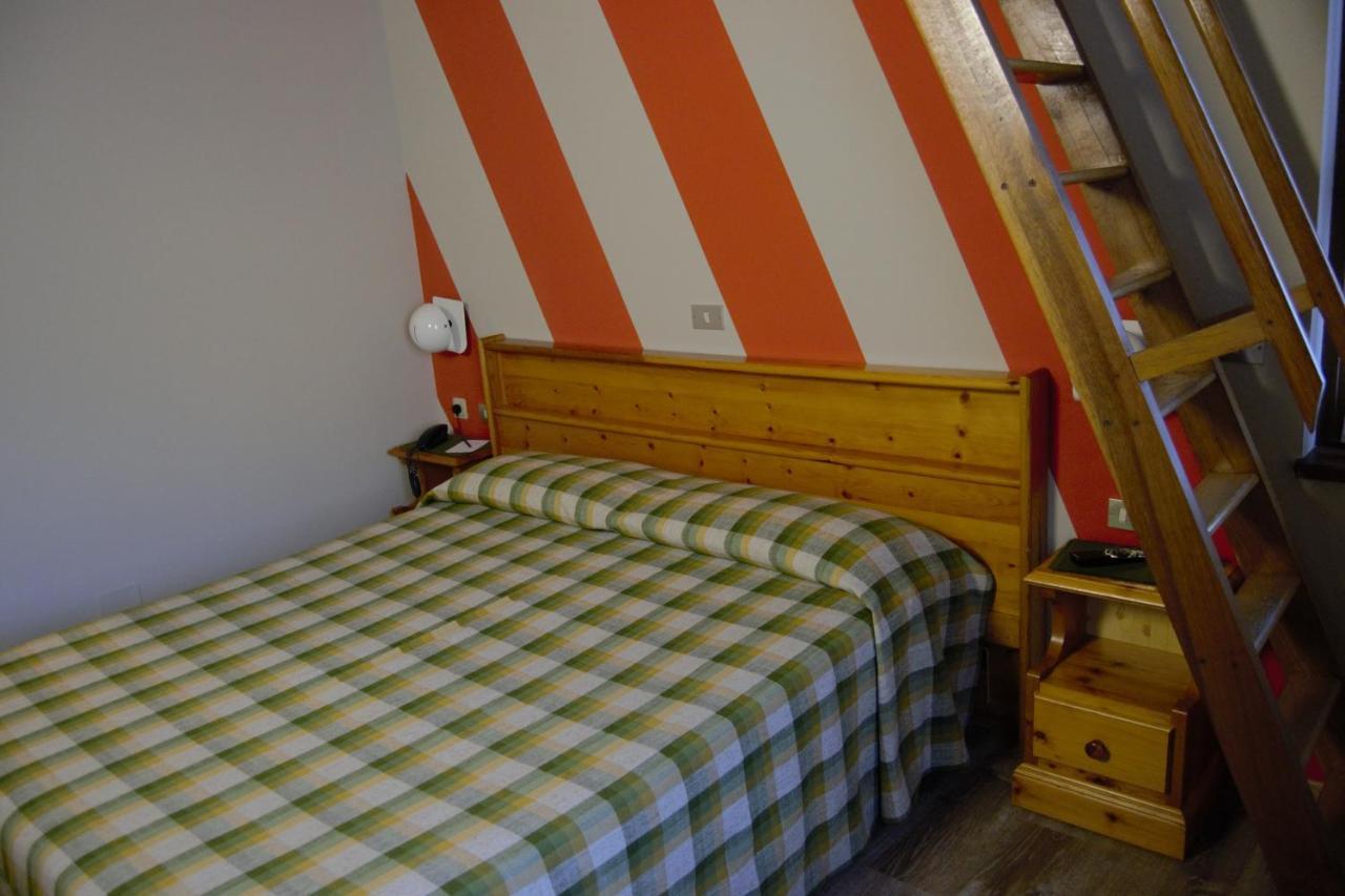 Hotel Valdotain Вилньов Екстериор снимка